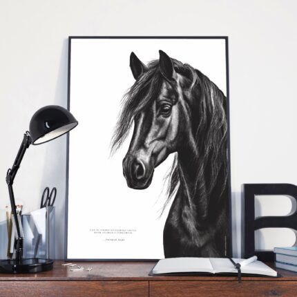 Affiche Le Cheval noir - Dessin d'un cheval réalisé associé à une citation : « L’air du paradis est celui qui souffle entre les oreilles d’un cheval ».