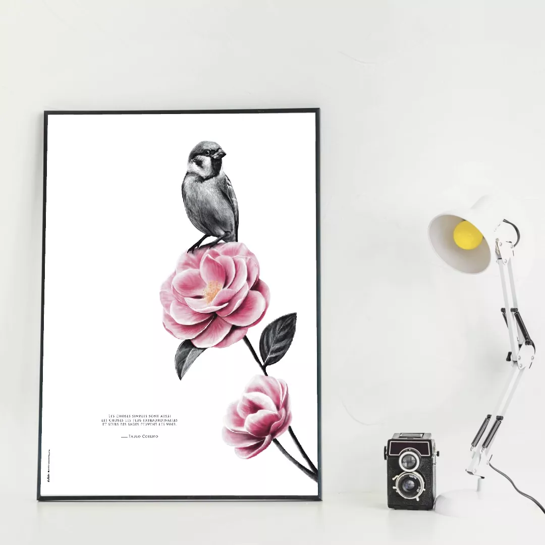 moineau-affiche-decopositive Poster d'un Oiseau - Dessin d'un moineau portant une citation de Paulo Coelho : "les choses simples sont aussi les choses les plus extraordinaires..." Tous droits réservés - dessin de Marjorie Esquerre